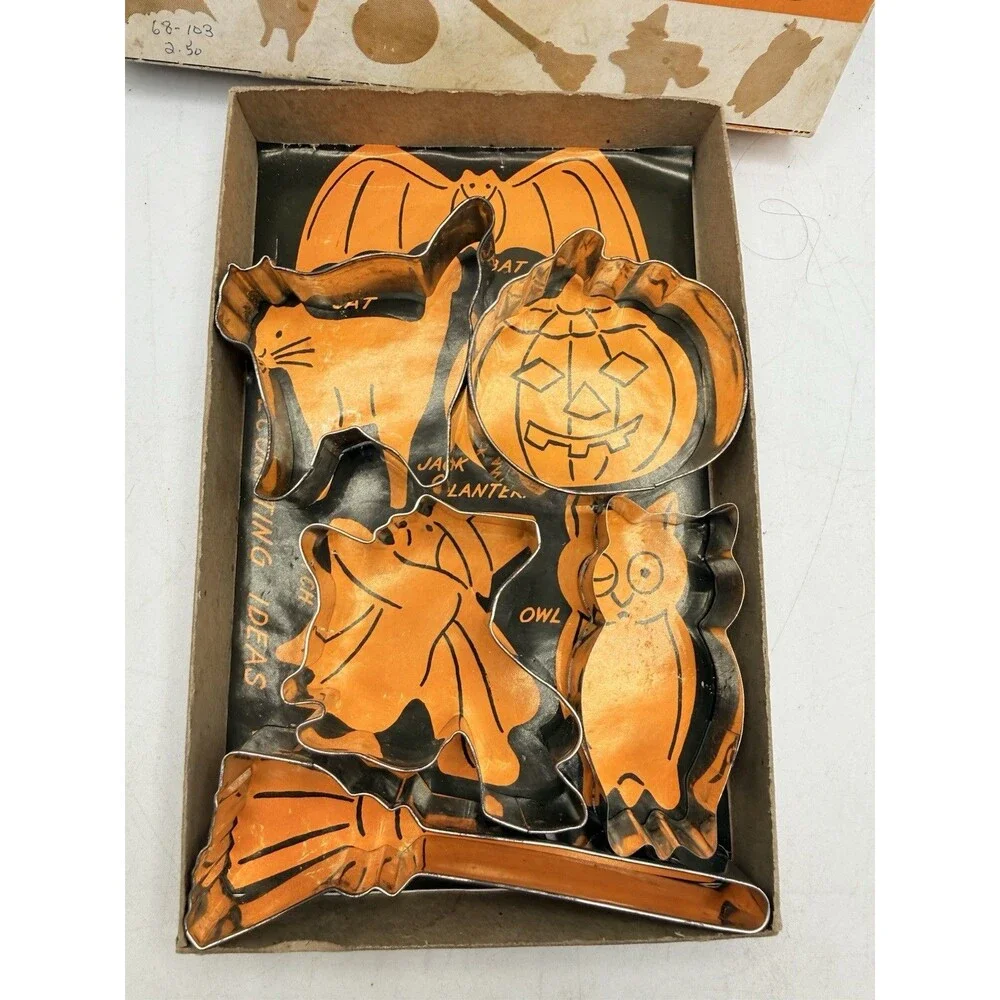 MCM Vintage Halloween Trick or Treat 5 Metal Cookie Cooky Cutters Original Box